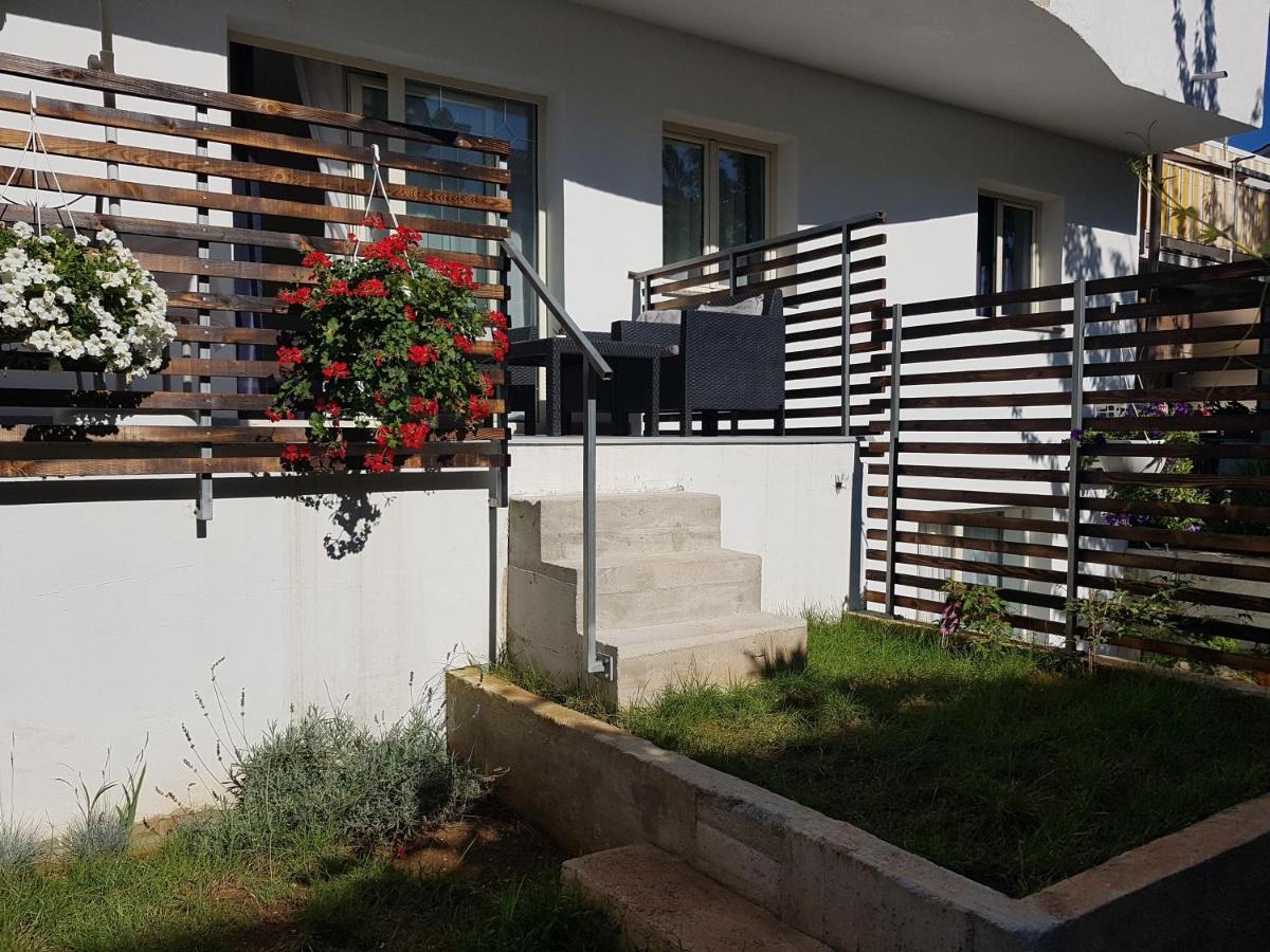 Anica Apartments Funtana Exterior photo